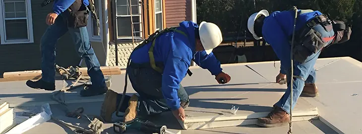 Read more about the article The importance of professional experience in handling different equipment for installing a roof