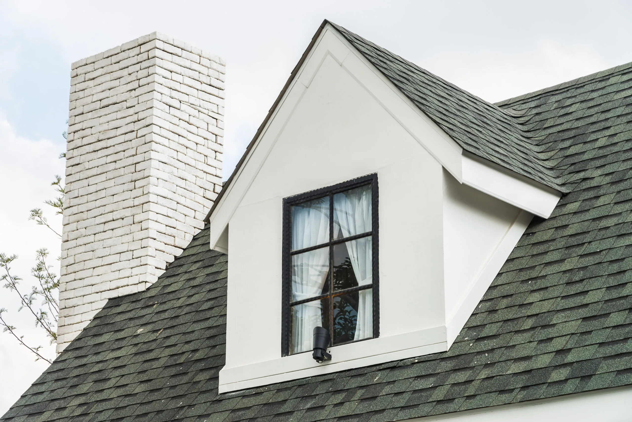 Read more about the article What is an asphalt roof?